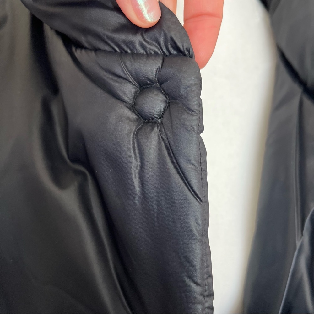 Y2K The Gap Women's Cropped Down Puffer Jacket - Black - Size Medium - Picture 7 of 16